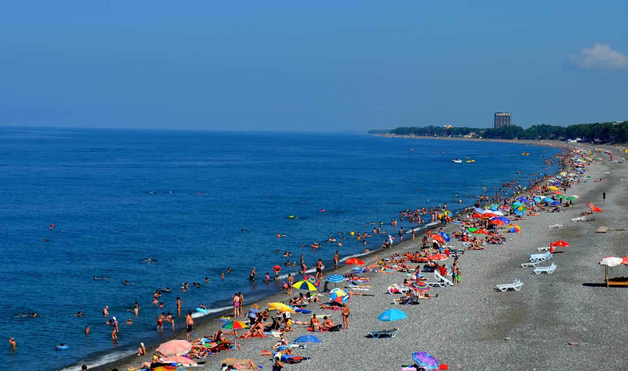 Julia Guest House Kobuleti Bagian luar foto