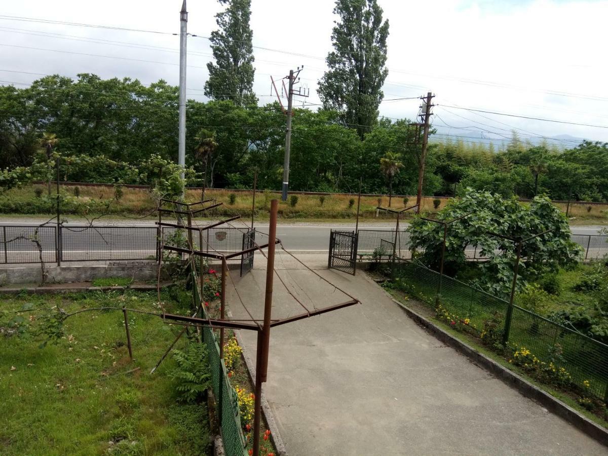 Julia Guest House Kobuleti Bagian luar foto