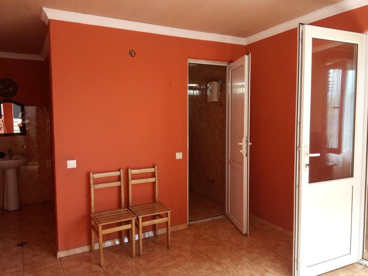 Julia Guest House Kobuleti Bagian luar foto